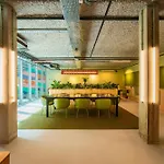 Hotel The Social Hub 4*