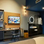 Hotel The Social Hub 4*