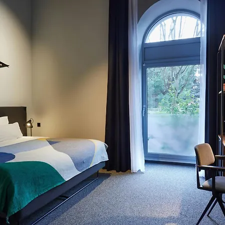 The Social Hub 4*