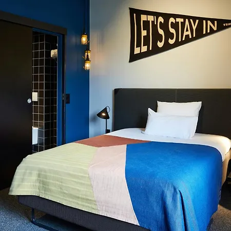 The Social Hub 4*