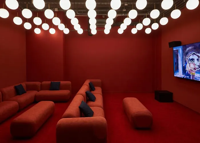 Hotel The Social Hub 4*