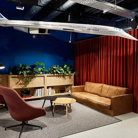 The Social Hub 4*