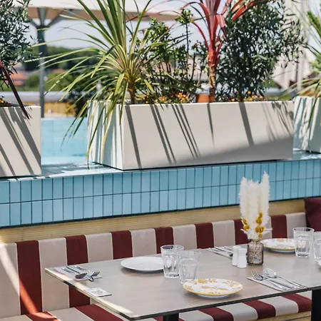 The Social Hub Hotel