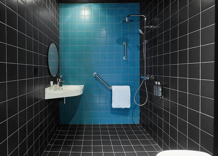 Hotel The Social Hub 4*